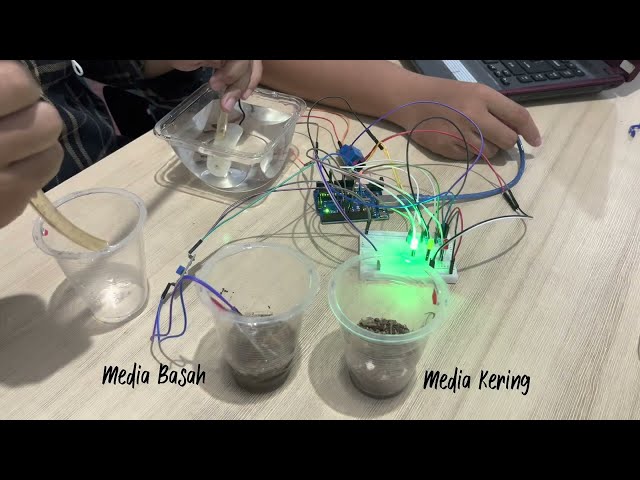 Alat Pengukur Kelembaban dan Penyiraman Otomatis pada Tanaman Menggunakan Arduino Uno