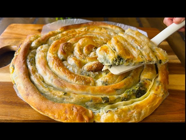 This recipe is 100 years old, just put the dough in the oil! No Yeast! BEST Spinach Cheese Pastry!🥇