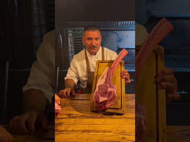 🪓 Así preparo el Tomahawk en mi restaurante: cómo extraigo esta pieza de la vaca y cómo la cocino 🔥