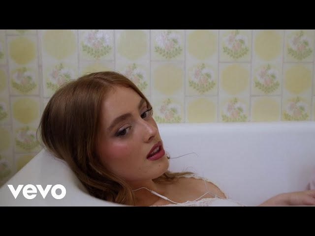 Olivia Bay - Sin miedo a caer (Video Oficial)