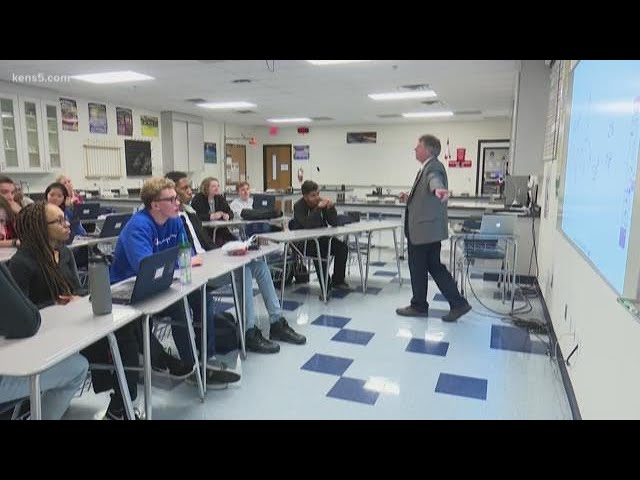 Science teacher brings real life experience into the classroom | EXCEL
