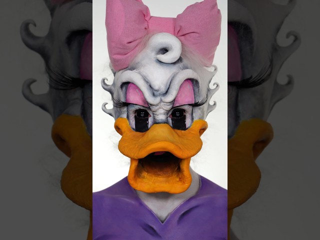 DAISY DUCK inspired makeup look 😱 I’m so sorry! #shorts #halloween #makeup