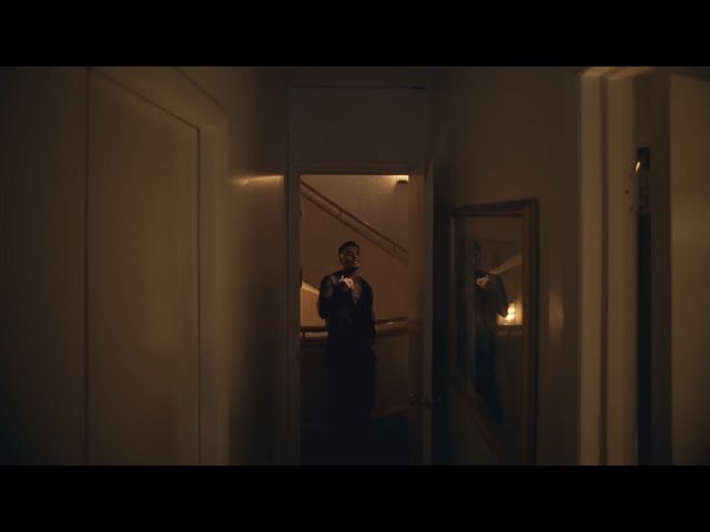 Dame Señas - Rauw Alejandro (Video Oficial)