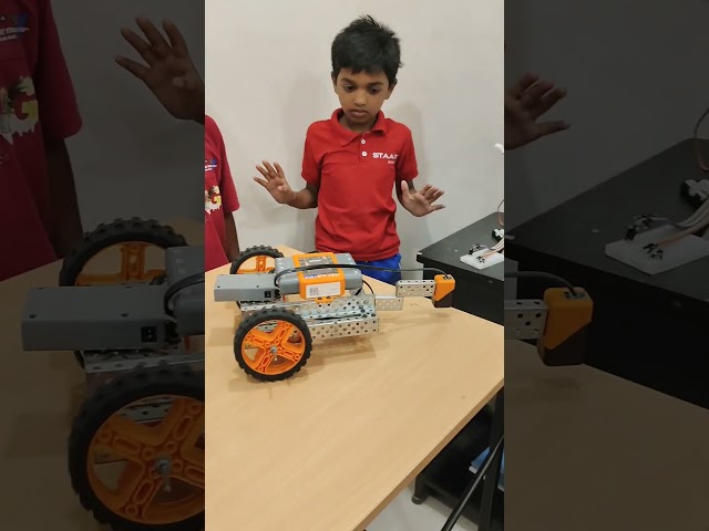 Staark Robotics- Robotics and AI class for kids Age 6 and above