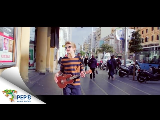 Calum - Hey Babe (Videoclip Oficial)
