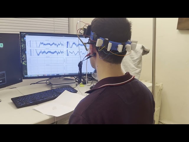 Playing pong with DIY Brain Computer Interface w/ (Cerelog ESP-EEG) using SSVEP tech.