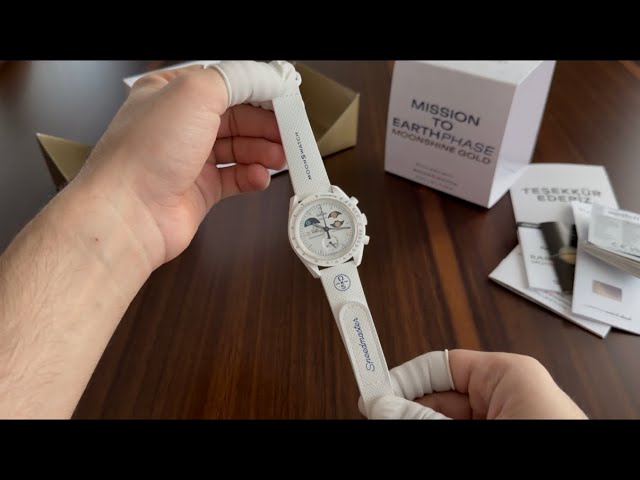 Swatch Omega Moonswatch White Mission To EarthPhase - Moonshine Gold with Peanuts Special Edition