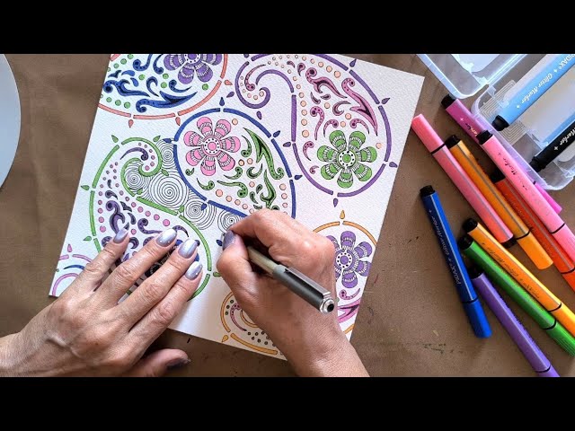 Mesmerizing Paisley Doodle Art | Glitter Highlights & Pattern Details