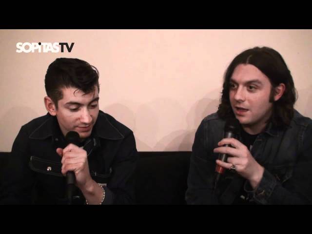 Arctic Monkeys en entrevista para Sopitas.com