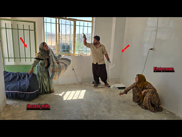 The husband and first lady prevented the second lady from entering the newly renovated house.