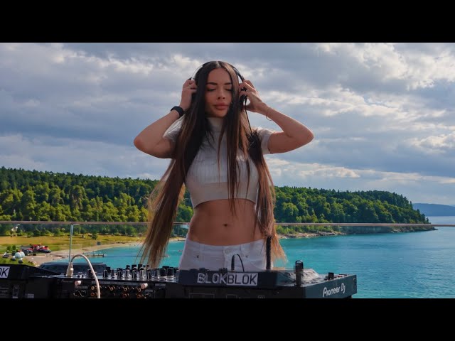 Xenia Dia - Melodic Techno DJ Set in Mongolia