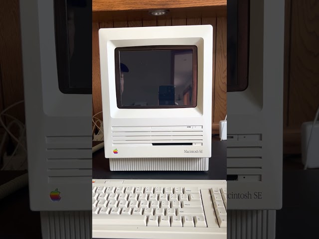 MacintoshPi running in a color Mac SE!