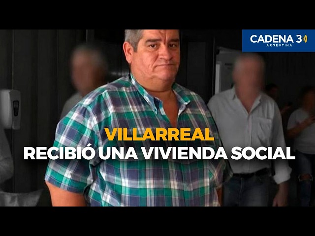 Allegations that "Hachazo" Villarreal received public housing while Flores was mayor