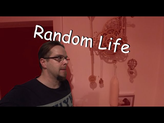 Im RANDOM LIFE baut man Uhren im Timelapse