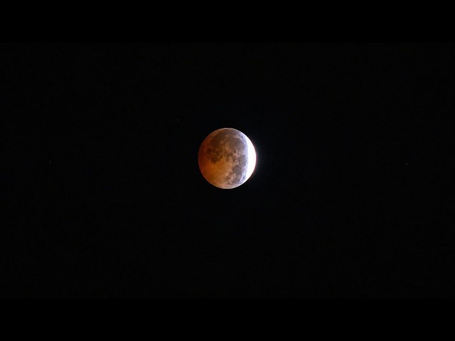 This is how the lunar eclipse looked in Madrid