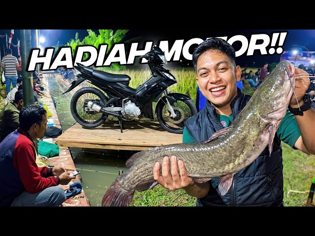 MOTORCYCLE FIGHT! NIGHT-TIME CATFISH FISHING COMPETITION IN A RICE FIELD DITCH CAUSES A Uproar!!
