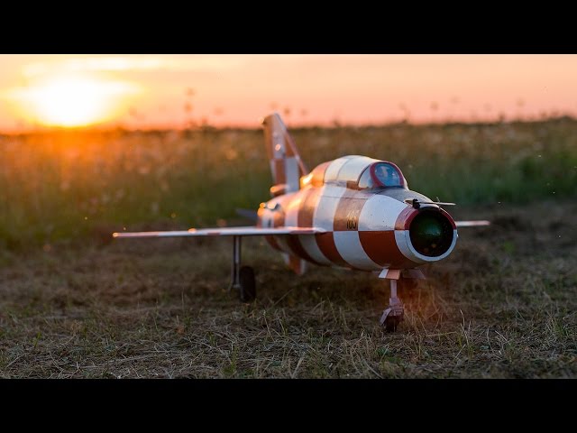 MiG-21UMD scratchbuild HRZ RC parkjet - trailer