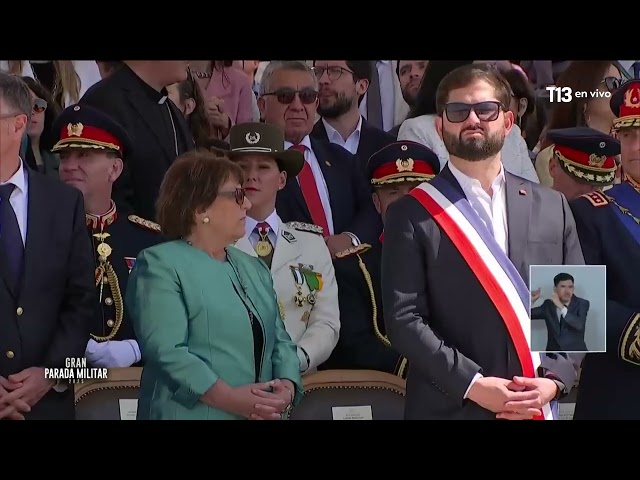 Así fue el paso de los F-16 de la FACH en la Parada Militar 2025