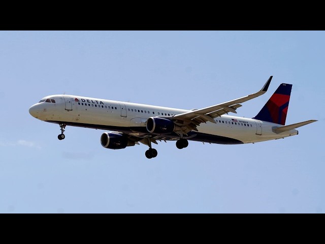 2 Delta planes involved in very close call midair
