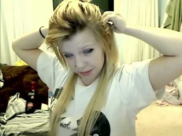 How I put in my hair ebay extensions and do my makeup :)