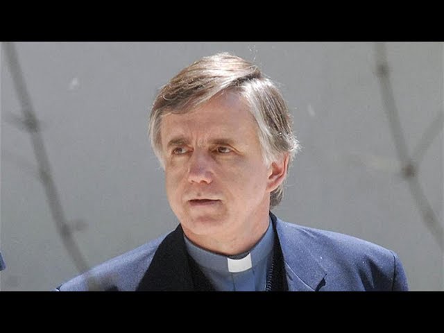 Ordenan extraer ADN al Padre Grassi