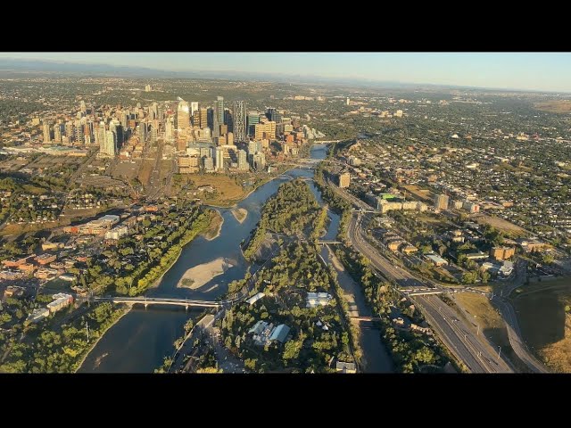 Beautiful Sunny Day Landing at Calgary Airport (YYC) 4K