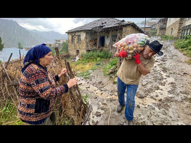 Living Off the Land in the Mountains | An Elderly Couple's Daily Routine