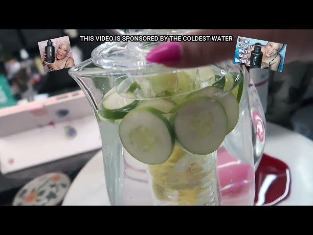 🍉🍋🍓 Refresh yourself with some amazing FRUIT INFUSED DETOX WATER! 🌿