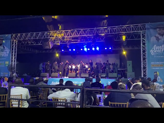 Ambassy bourgeois au village chez temba chante pour l’Est du Congo…