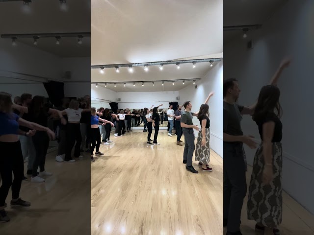 Cours de bachata sensuelle Paris I SalsaNueva Paris