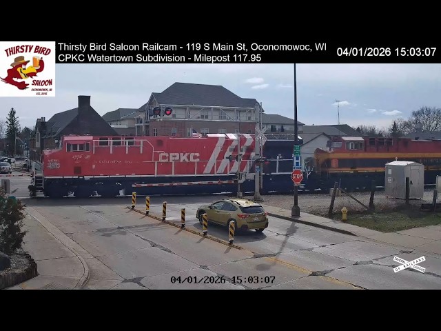 Thirsty Bird Saloon LIVE Railcam - Oconomowoc, WI