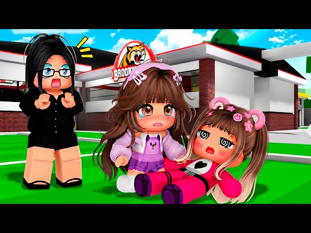 Ela BEBÉ tuvo un ACCIDENTE en la Escuela en Roblox