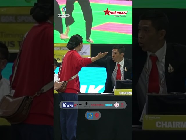 Độc lạ SEA Games 33: Mặc kệ võ sĩ VN nằm bất tỉnh, BTC vẫn ung dung check VAR. Lưu ý Tốc độ clip 3x