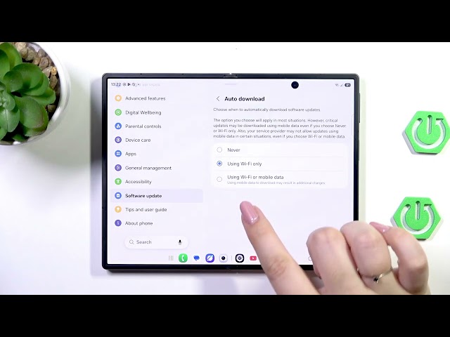SAMSUNG Galaxy Z Fold 8 – How to Activate Automatic Software Updates