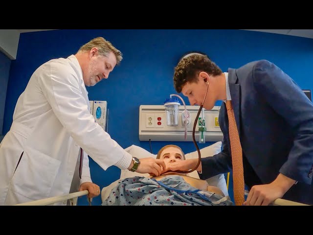 PCOM doctor gives students an inside look at the healthcare industry