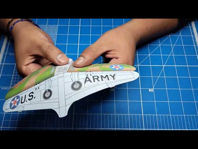 Curtiss P-40 Warhawk - Papercraft