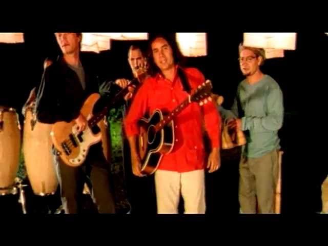 Bacilos - Tabaco y Chanel (Official Music Video)
