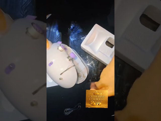 Unboxing mini sewing machine 
