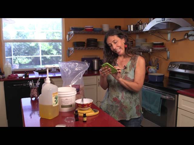 Make Gardener's Hand Scrub — An Aromahead App Recipe