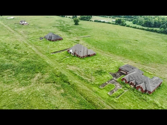 ABANDONED Neighborhood of MANSIONS Found in The Middle of Nowhere