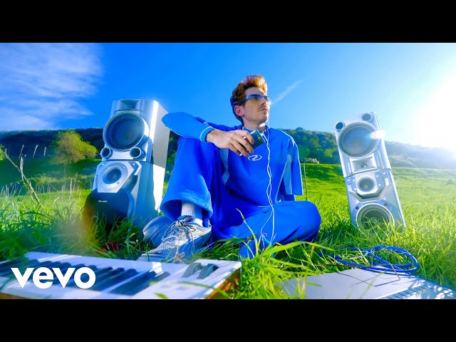 Gregory Dillon, frutiger dillon - Windows98 (Official Music Video)