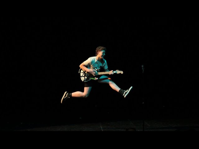 16 year old plays Van Halen's "live without a net" solo for school talent show