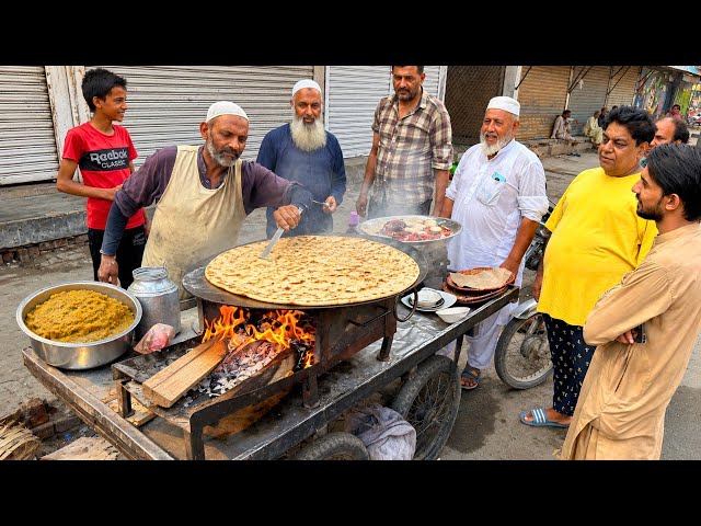 GIANT ALOO PARATHA WITH SPICY CHUTNEY | AUTHENTIC PUNJABI ROADSIDE STREET FOOD | LAHORE