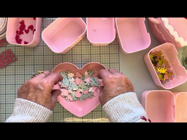Lets make a confetti mix using #scrapdivadesigns confetti plates.