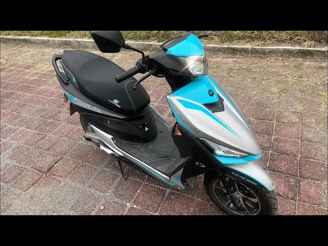 Motoneta Vento eléctrica e-Atom.