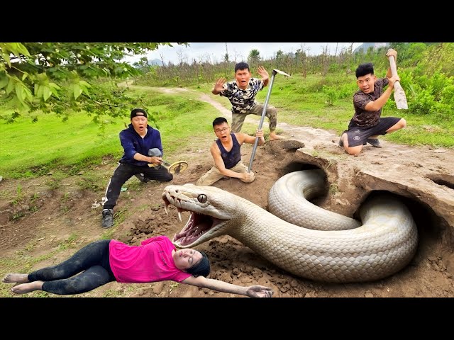 Brave Hunters Rescue Girl from a Giant White Python
