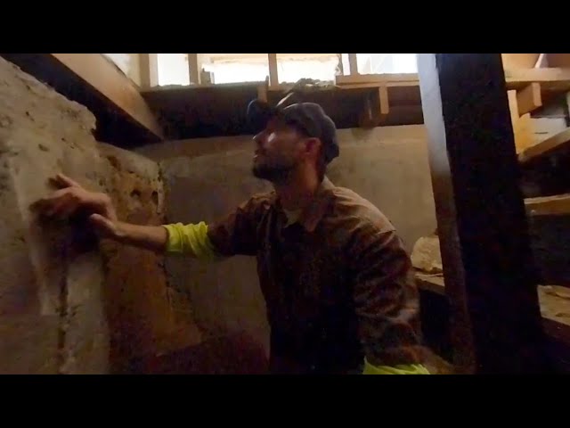 360 VIDEO - EXPLORING ABANDONED FARM HOUSE (MORE UPDATES!!)