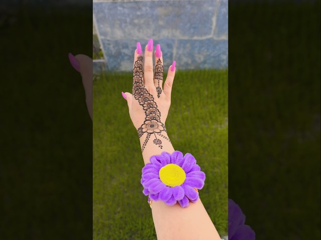 mehndi design easy back hand