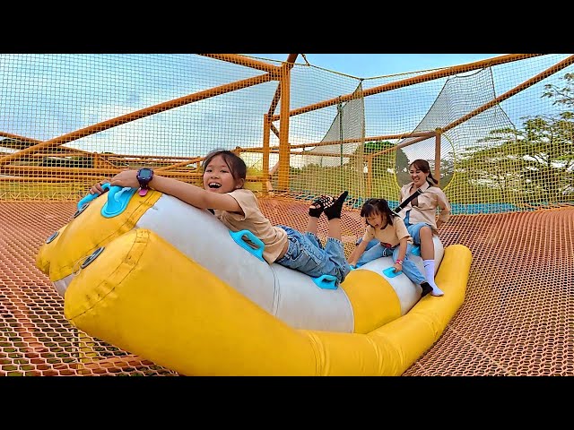 Play with Balloon Boats, Balloon Donuts, Swings and Ball Pools - Children's Playground