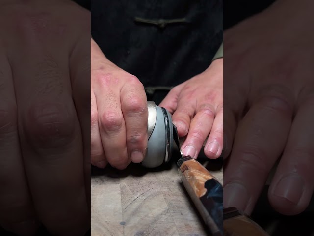 Sharpness test on “tongue” #fyp #knife #satisfying #knifesharpening #kitchenhacks #knifesharpener